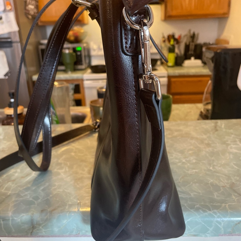 Elegant Brown Leather Tote Bag - Picture 4 of 6